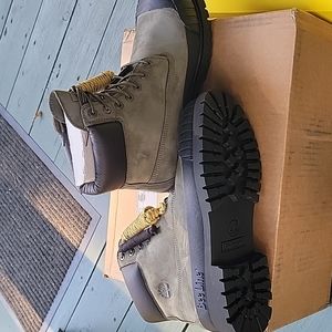 Timberland Bee Line Boots  size 11.5 Olive Green and Black